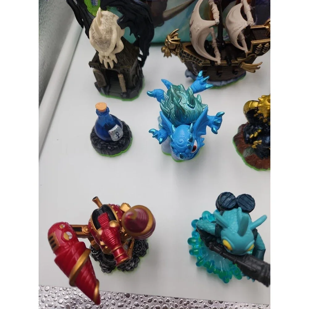 16 Skylanders Spyro's Adventure Zip Up Case